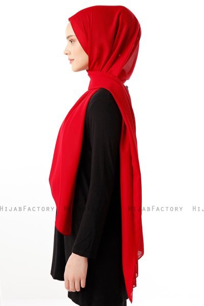 Hadise - Hijab Chiffon Rouge