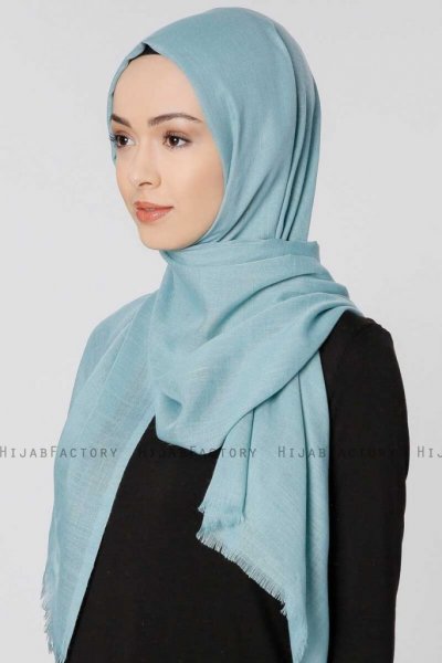 Selma Turkos Enfärgad Hijab Sjal Gülsoy 300224b